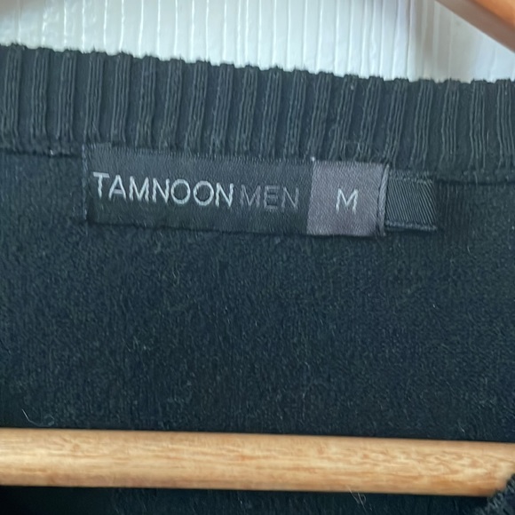 Black and purple v-neck - Picture 2 of 3